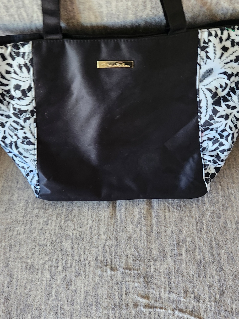 Oscar de la Renta Black Tote with White Lace-Patterned Sides